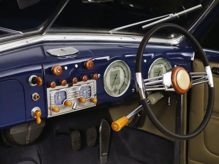 Панель приборов Alfa Romeo 6C 2500 SS Cabriolet 1947 года  (фото 26 из 40)